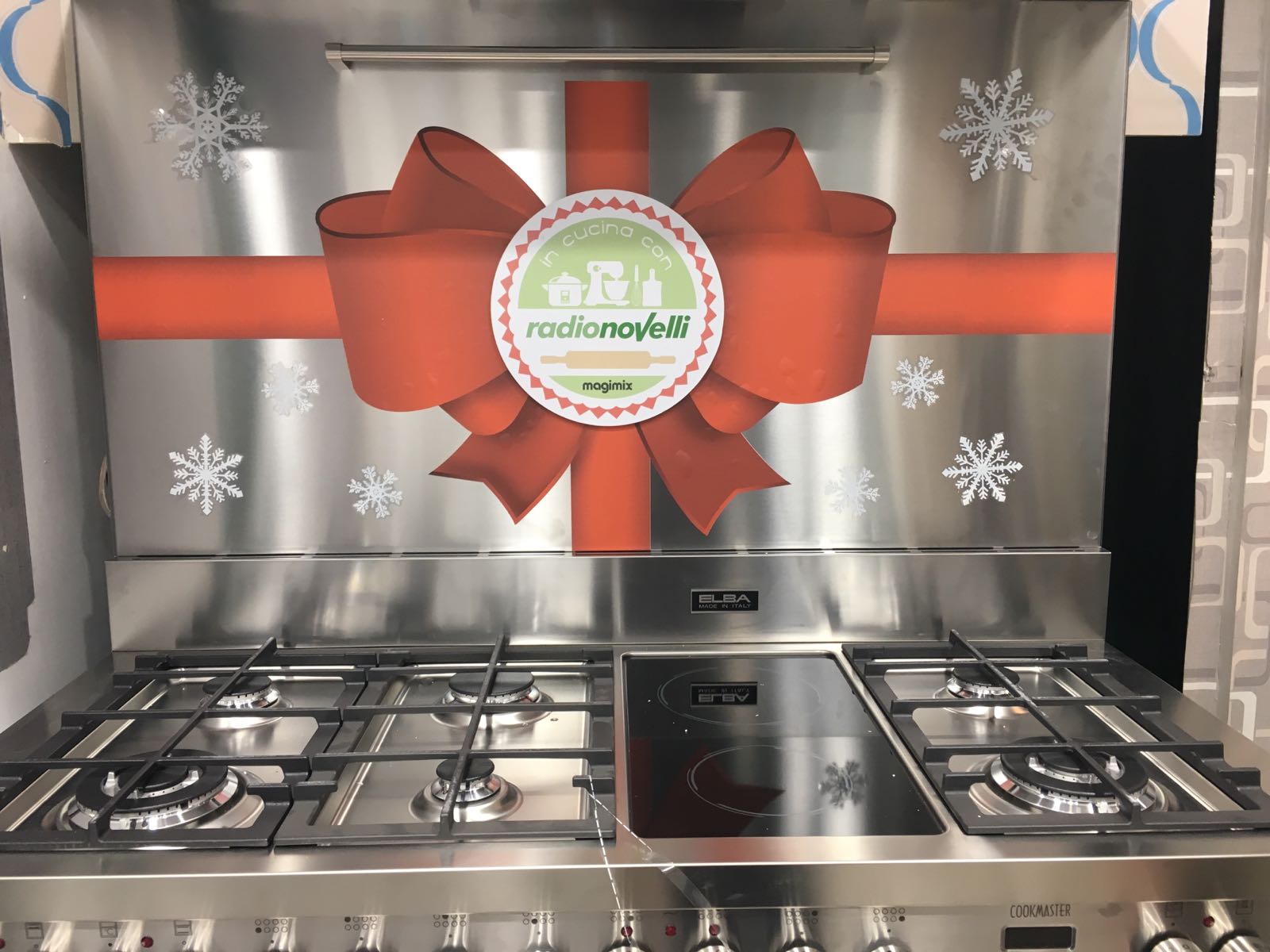Quest'anno, per natale, regalati una cucina di alta qualità ... Vetrina cucina