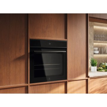 Electrolux Serie 800 EOB9S3XH Forno A vapore MealAssist con SteamPro Connessione Wi-Fi