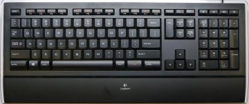 Logitech Illuminated Keyboard k740 tastiera USB QWERTY Italiano Nero
