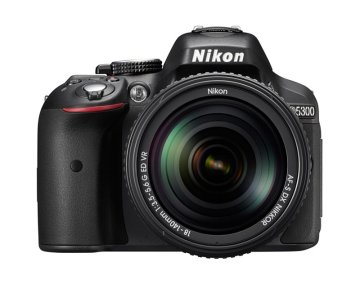 Nikon D5300 + Nikkor 18-105 VR + SD 8GB Lexar Premium 200x Kit fotocamere SLR 24,2 MP CMOS 6000 x 4000 Pixel Nero