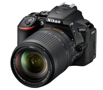 Nikon D5600 + AF-S DX 18-140mm G ED VR Kit fotocamere SLR 24,2 MP CMOS 6000 x 4000 Pixel Nero