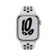 Apple Watch Nike Series 7 GPS, 41mm Cassa in Alluminio Galassia con Cinturino Sport Platino Puro/Nero 3