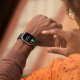 Apple Watch Series 8 GPS + Cellular 41mm Cassa in Acciaio Inossidabile color Oro with con Cinturino Loop Milanese 5