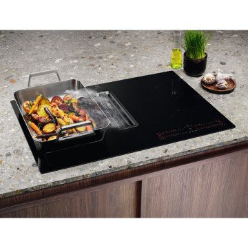Electrolux Serie 300 KCC83443CK Piano ad induzione con cappa integrata Bridge con eXtractor versione filtrante