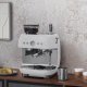 Smeg Macchina da Caffè Espresso Manuale con macinacaffè integrato 50's Style – Bianco LUCIDO – EGF03WHEU 18