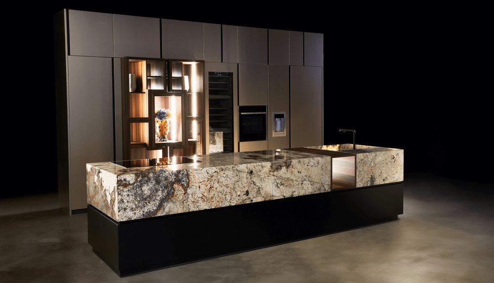 Cucina Pittori 1931 con isola in pietra