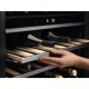 Electrolux EWUD040B8B Cantinetta vino con compressore Da incasso Nero 40 bottiglia/bottiglie 6