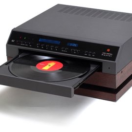 ELP LT il primo giradischi laser al mondo dalla giapponese ELP l'unico giradischi laser al mondo in grado di leggere i vinili senza entrarci fisicamente in contatto.