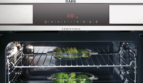 In cucina con AEG, la soluzione è il vapore